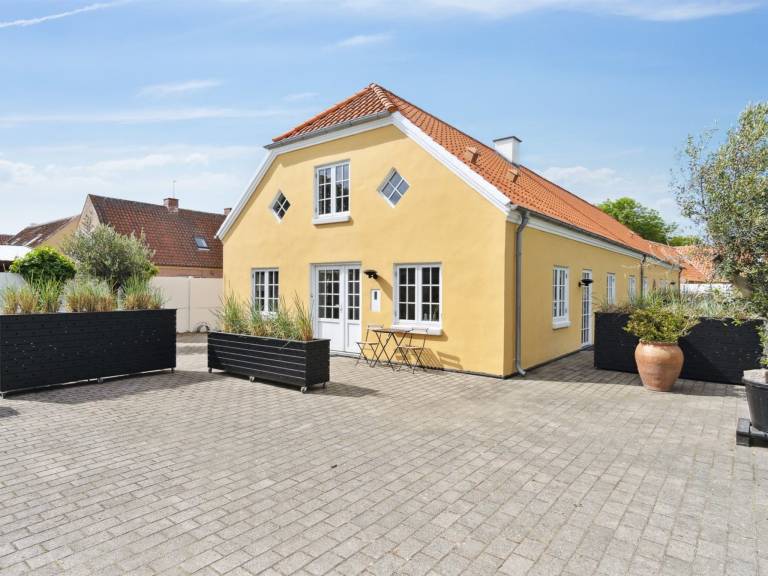 Holiday apartment with terrace — photo 5