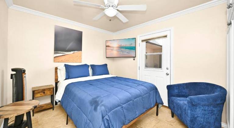 Charming vacation home | Beach nearby | Pet-friendly in Newport, CA