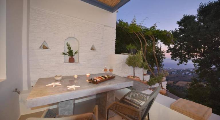 Pleasant apartment with patio | Pets allowed — photo 3