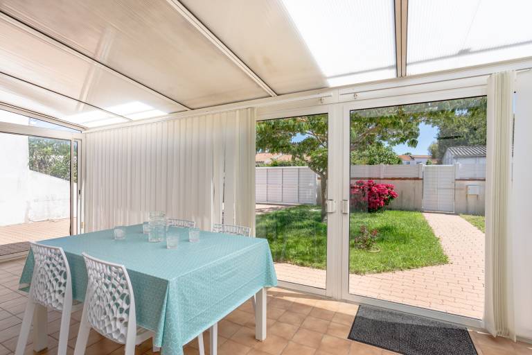 Holiday Home 'Maison Avec Jardin 400m Du Centre' with Garden and Wi-Fi — photo 4
