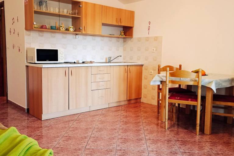 Holiday apartment with pool, grill & patio | Pets allowed — photo 4