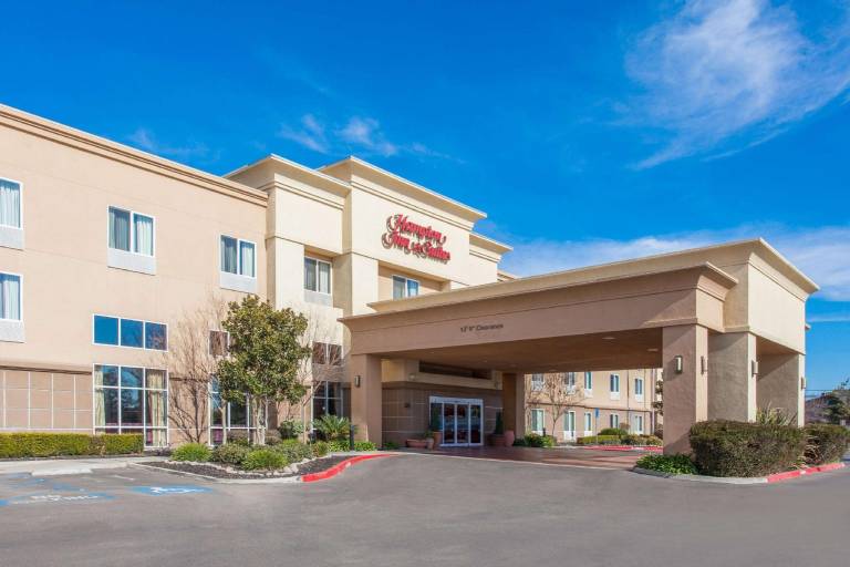 Hampton Inn & Suites Merced in Merced, CA