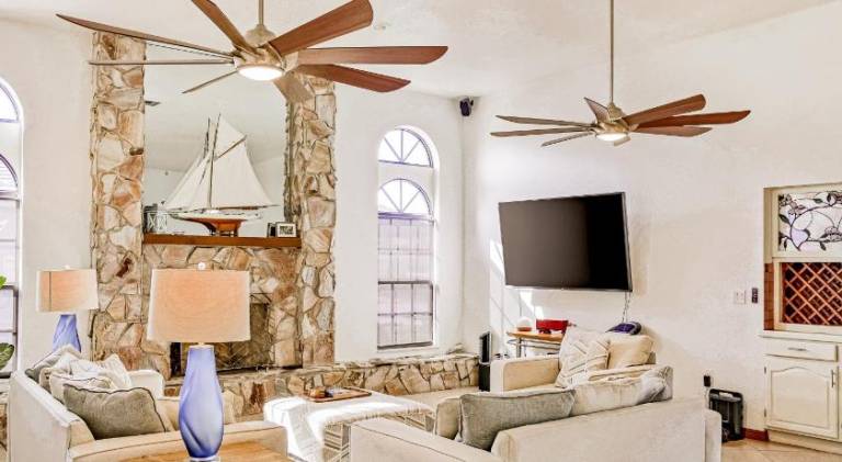 Lovely vacation home with pool | Pets allowed — photo 4
