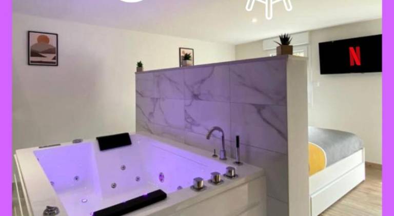Holiday apartment with jacuzzi in Bressuire