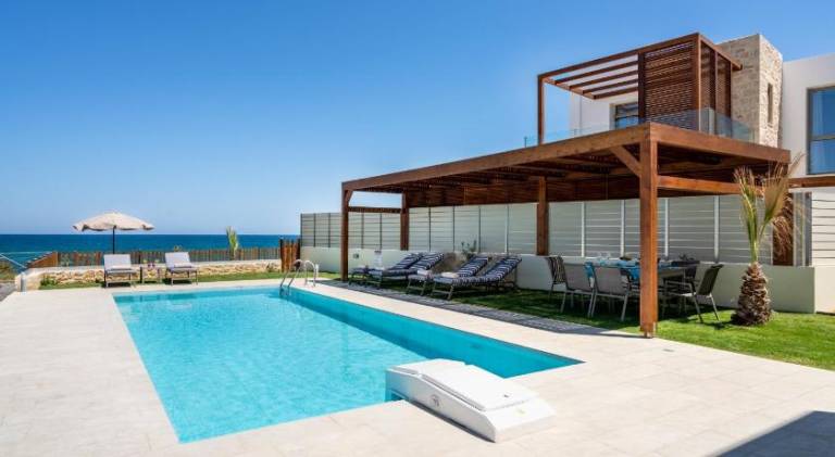 Villa with pool in Agios Nikolaos