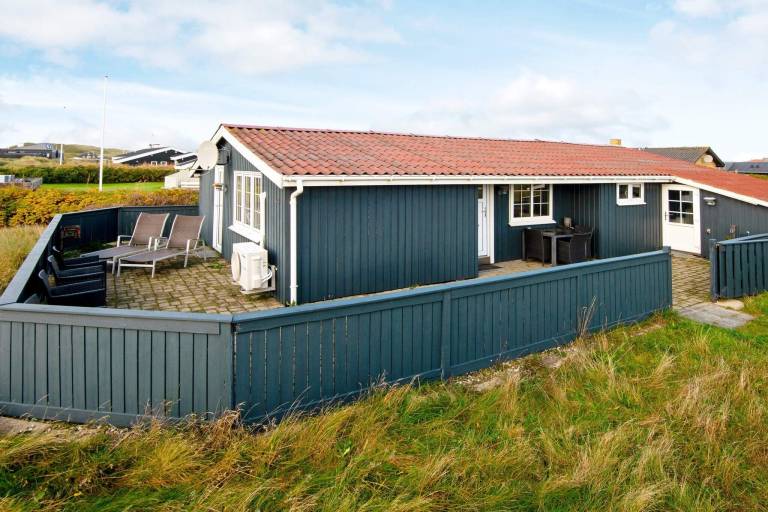 House with terrace | Next to the beach | Pets are welcome — photo 2