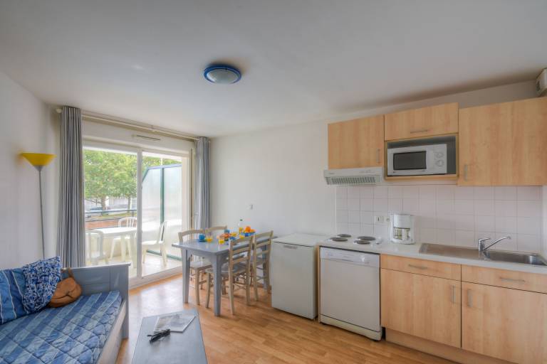 Condo with pool & terrace — photo 2