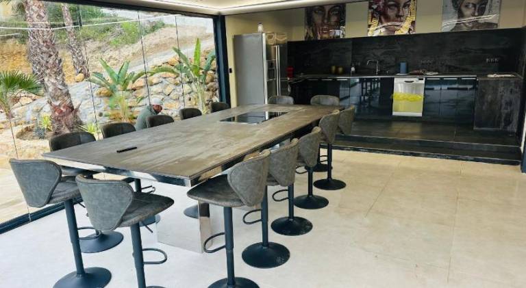 Fully equipped nice villa with hot tub, garden & private pool | Perfect for remote work | Pets are welcome — photo 4