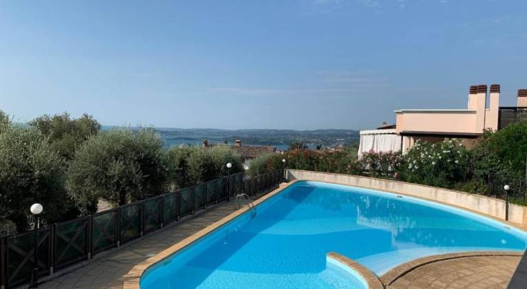 Rental apartment with garden, terrace & private pool — photo 3