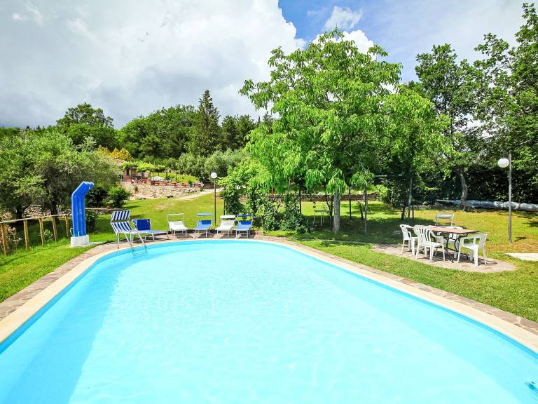 Vacation home with pool, barbecue & patio | Nature view — photo 3
