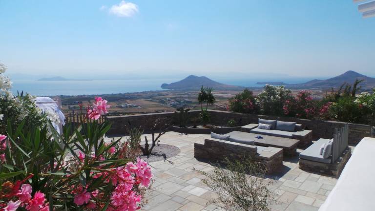 House Paros