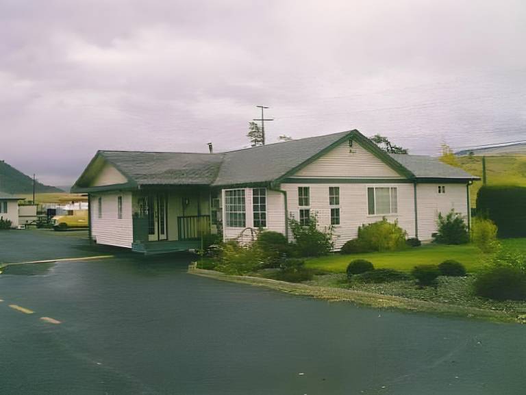Road Runner Motel in Merritt, BC