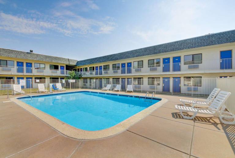 Motel 6 Wichita, KS — photo 2