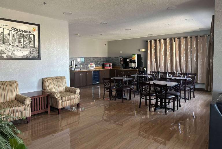 Super 8 By Wyndham Columbia East — photo 4