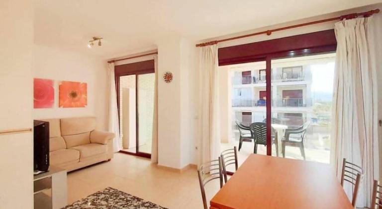 Fully equipped rental apartment with yard, pool & patio | Close to the beach | Pets allowed — photo 2