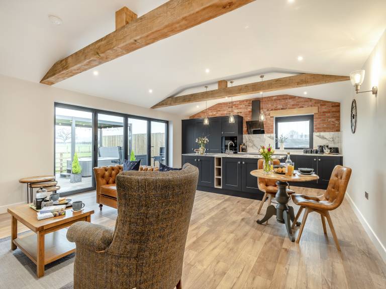 Family-friendly cottage with hot tub, garden & BBQ | Dogs allowed — photo 5