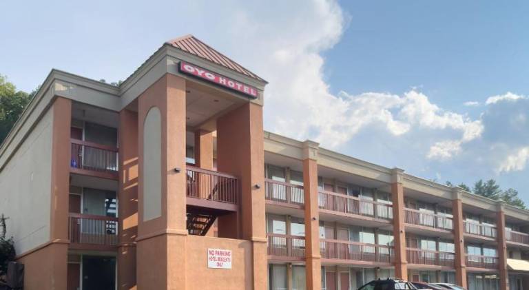 OYO Hotel Harriman near I-40 — photo 3