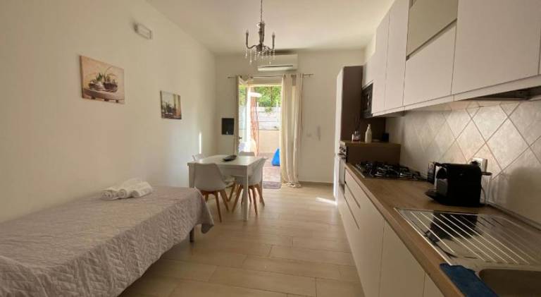 Rental apartment with patio — photo 4