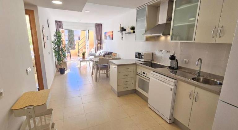 Fully equipped rental apartment with private pool, BBQ & patio | Close to the beach | Pet-friendly — photo 4