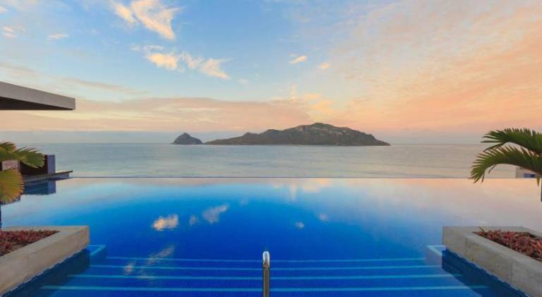 Courtyard by Marriott Mazatlan Beach Resort in Mazatlán
