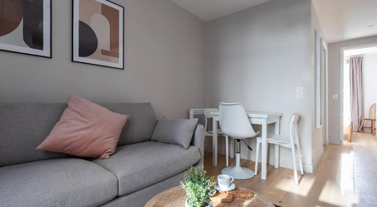 Apartment with 1 room for 4 persons in Montrouge