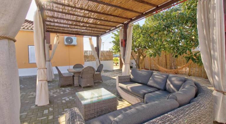 Villa with hot tub & pool — photo 5