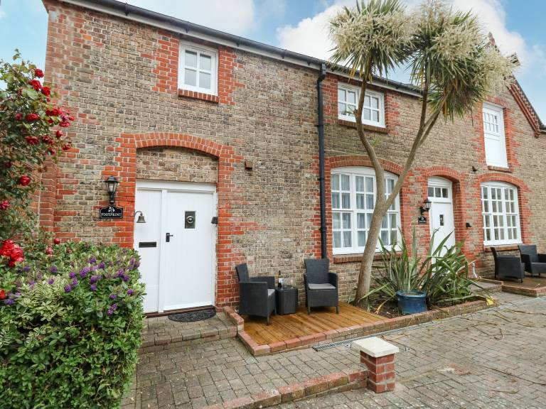 Family-friendly cottage | Beach view | Beach nearby | Pets allowed in Weymouth