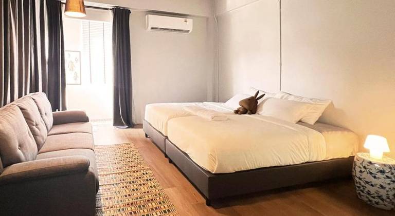 Serviced apartment with garden & pool in Bangkok