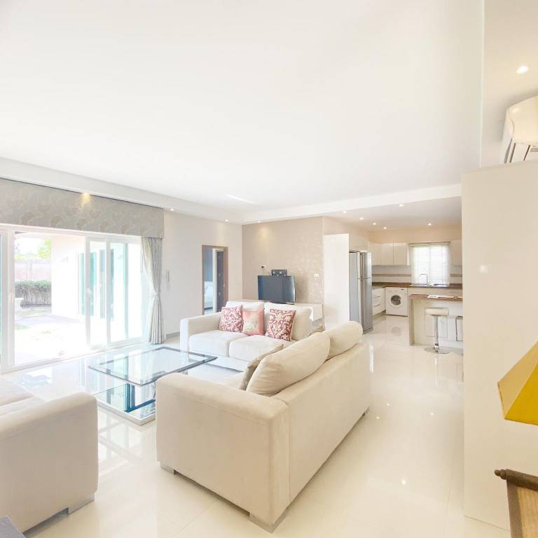 Ample villa with garden, barbeque & pool | Good for workation | Pets allowed — photo 2