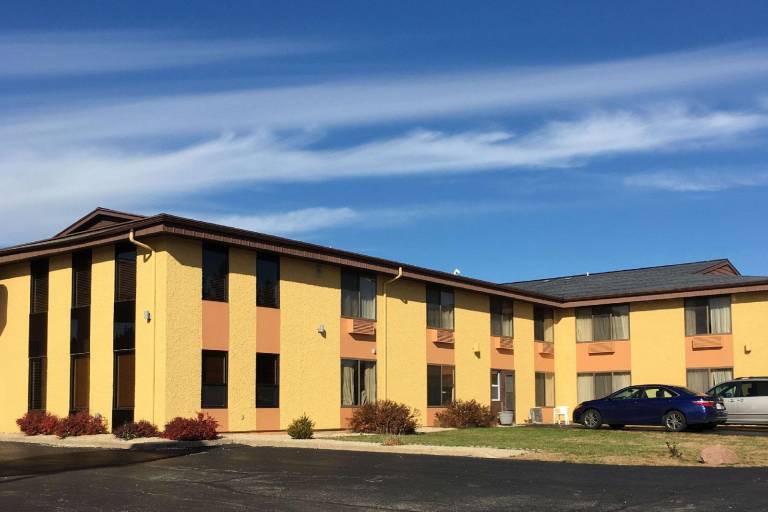 Econo Lodge Inn & Suites Wisconsin Dells in Wisconsin Dells, WI