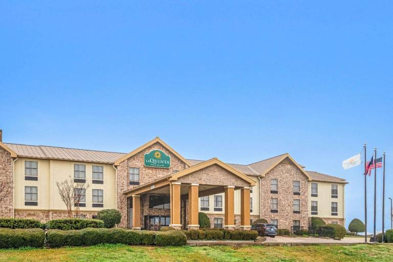 La Quinta Inn & Suites by Wyndham Denison - N. Lake Texoma — photo 4