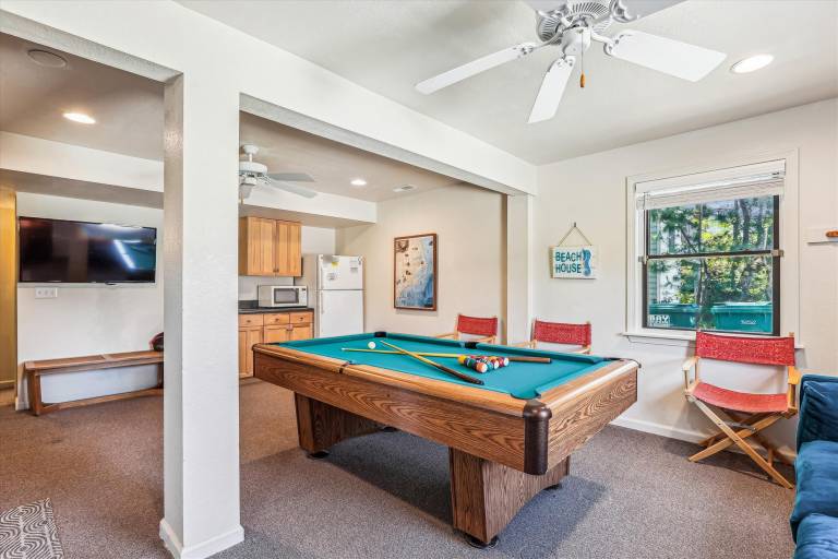 ONLY 350 Feet to beach! Pool, Hot Tub! Pool Table, Pets Welcome! — photo 4