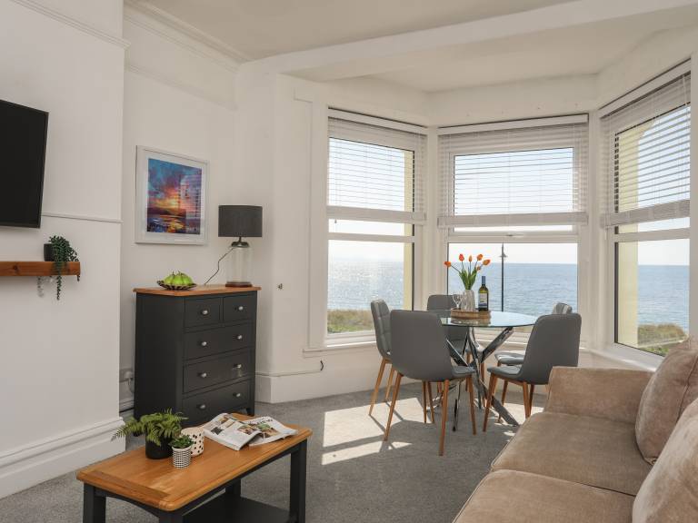 Family-oriented charming cottage | Beach view | Close to the beach | Dogs allowed — photo 2