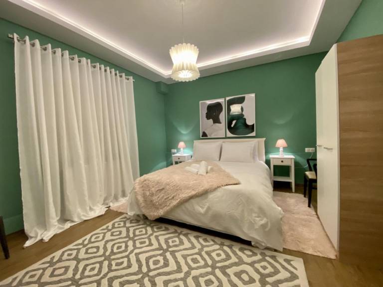 Oasis Garden Apartment in Volos