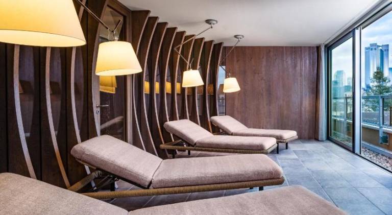 SAKS Urban Design Hotel Frankfurt — photo 4