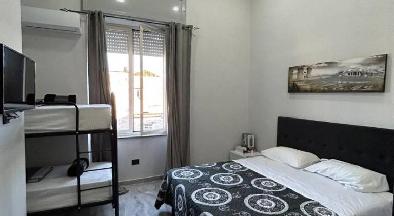 Rental apartment | Next to Naples Cathedral — photo 2