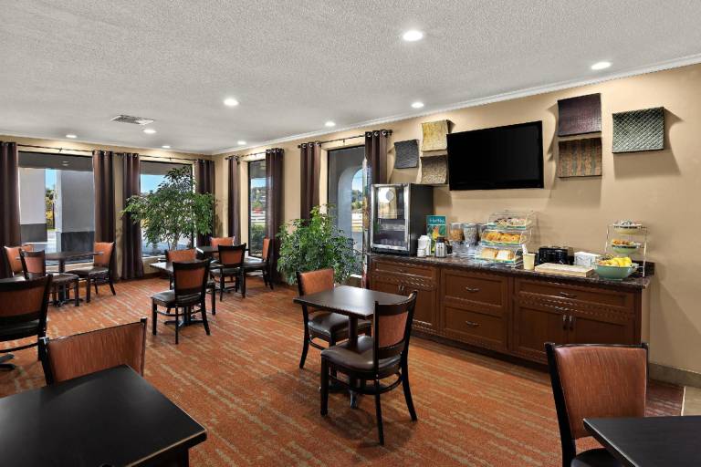Quality Inn Dandridge — photo 5