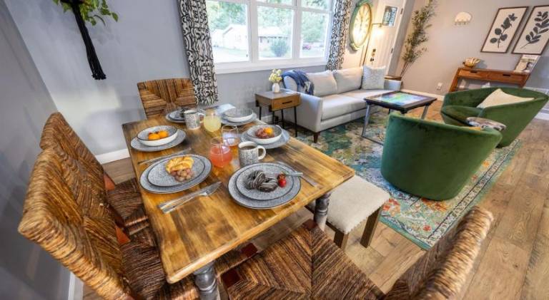 House with jacuzzi & pool — photo 4