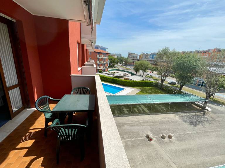 Studio with pool | City view in Caorle