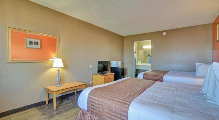 Americas Best Value Inn Laredo — photo 2