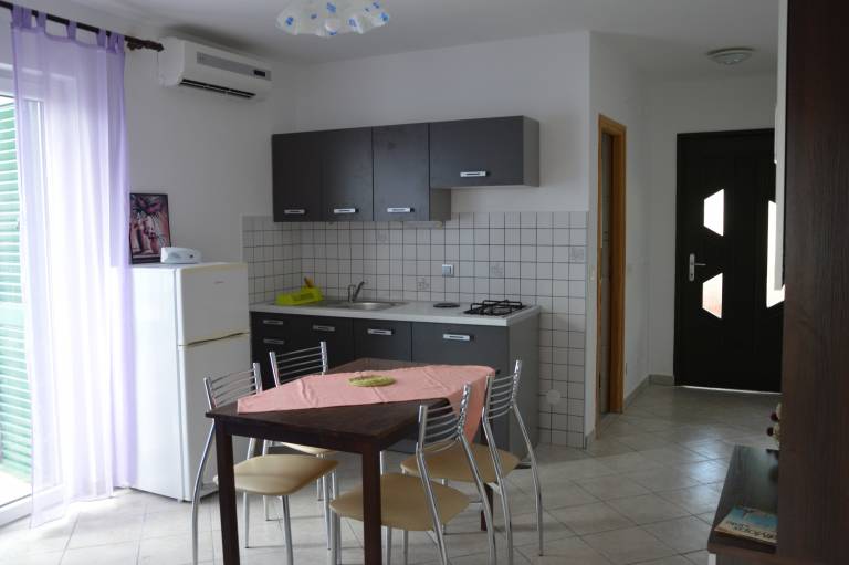 One bedroom apartment near beach Stara Novalja, Pag (A-9396-b) — photo 4