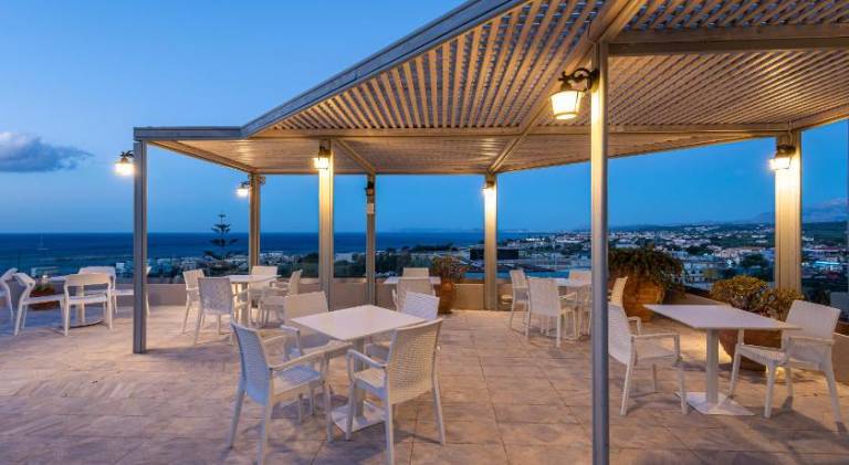 Lovely serviced apartment with yard, pool & terrace | Close to the beach | Pets allowed — photo 3