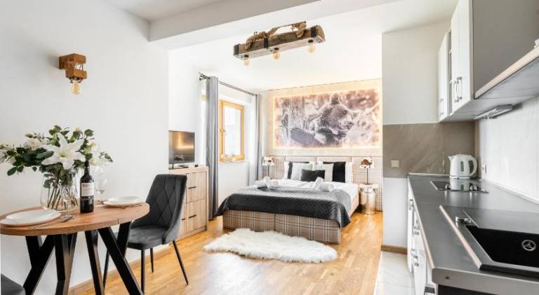 Serviced apartment with sauna, patio & yard | Pet-friendly — photo 2