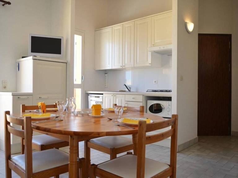 Apartment with 2 rooms for 4 persons — photo 3