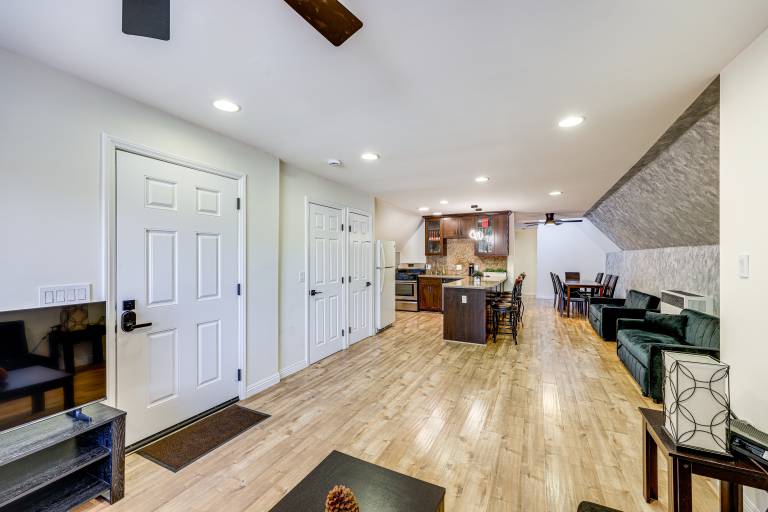 2 Mi to Big Bear Lake: Wooded Cabin w/ Deck! — photo 4