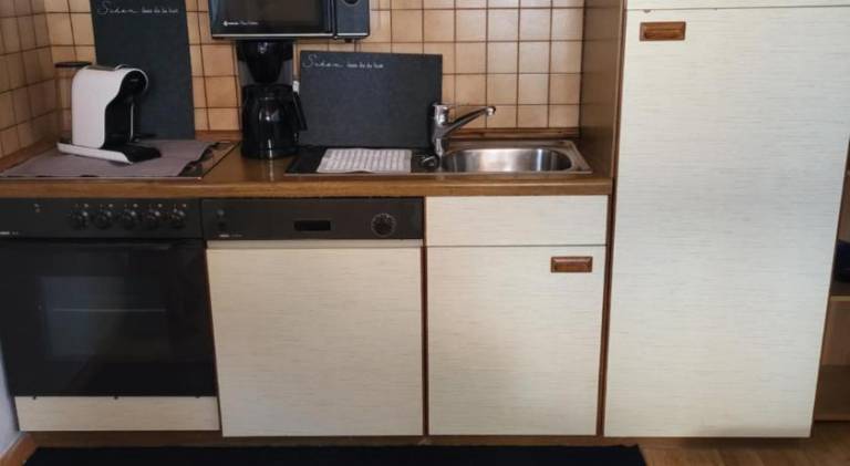 Holiday apartment with BBQ, yard & terrace — photo 4