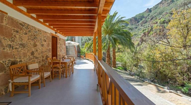 Vacation home with terrace, BBQ & yard | Perfect for remote work | Pet-friendly in San Bartolomé de Tirajana