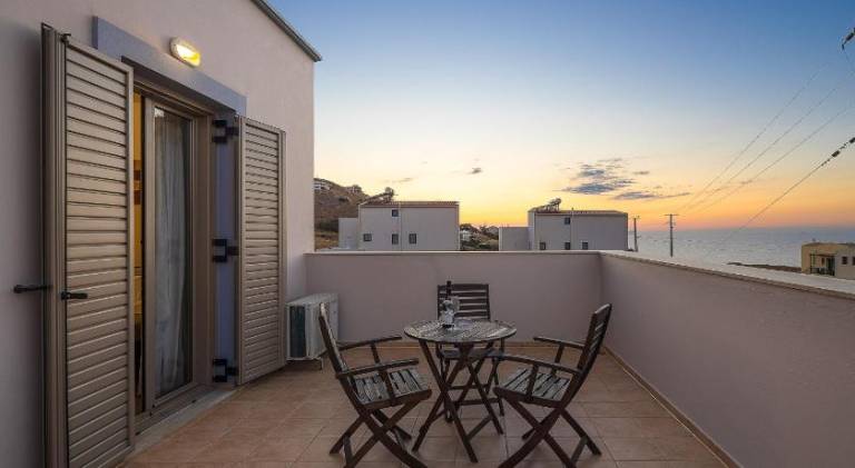 Villa with private pool, yard & terrace | Next to the beach | Good for workation | Pets allowed — photo 4
