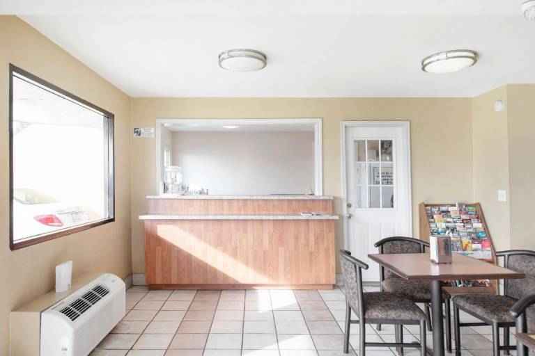 OYO Hotel Tulsa International Airport — photo 3