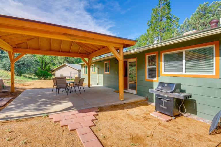 Dog Friendly! Peaceful Wooded Retreat in Prescott in Prescott, AZ